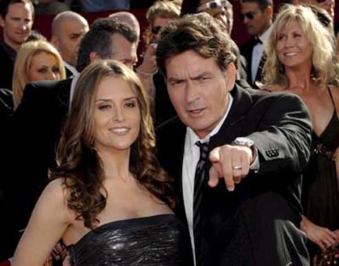 La mujer de Charlie Sheen sólo quiere la reconciliación