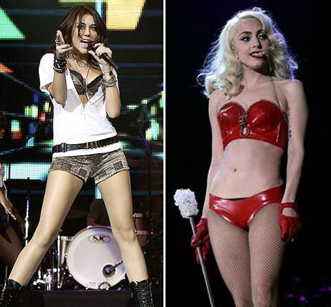 Miley Cyrus y Lady GaGa, ligeras de ropa, en el Jingle Bell Ball de Londres