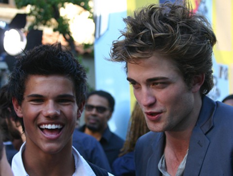 Taylor Lautner vence a Robert Pattinson en la lista de MTV de los hombres del 2009