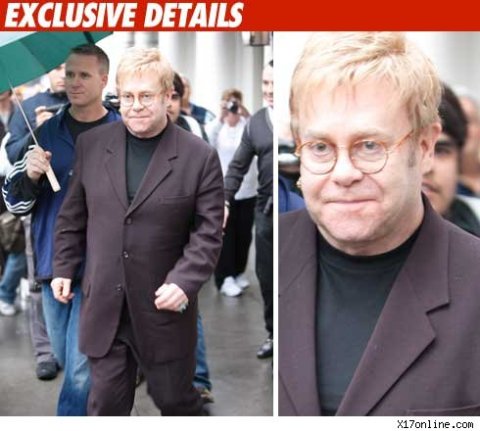 Elton John comienza el año comprando ropa