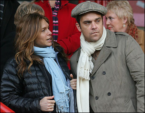 Robbie Williams le pide matrimonio a su novia