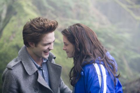 Robert Pattinson y Kristen Stewart podrían confirmar su relación en el rodaje de Amanecer (Breaking Dawn)