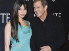 Mel Gibson en Madrid con Oksana Grigorieva presenta Al límite