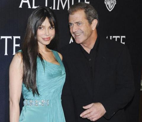 Mel Gibson en Madrid con Oksana Grigorieva presenta Al límite