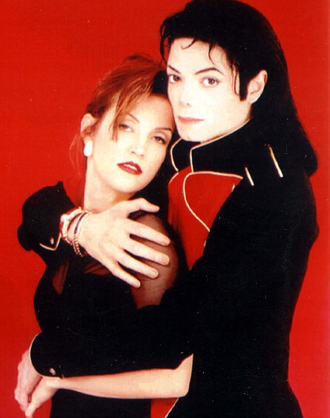 El espíritu de Michael Jackson se comunica con Lisa Marie Presley