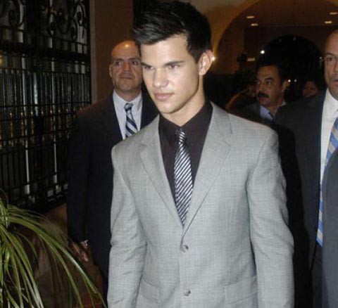 Taylor Lautner cumple 18 años sin grandes planes