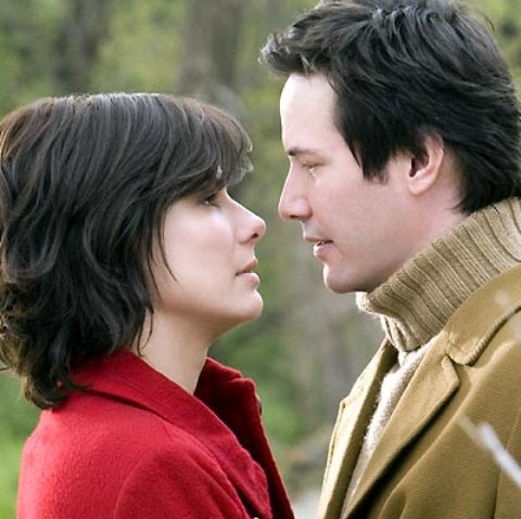 Keanu Reeves apoya a Sandra Bullock