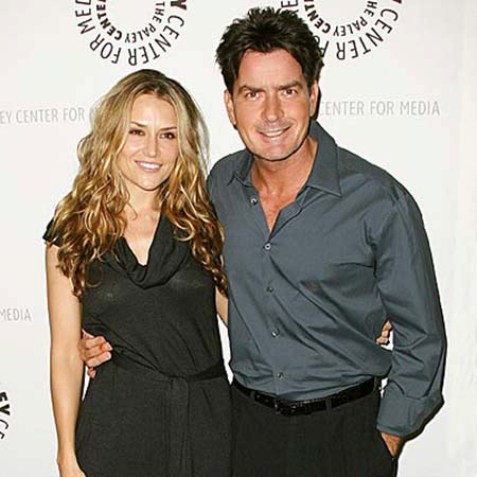 Charlie Sheen y Brooke Mueller, tríos sexuales y drogas