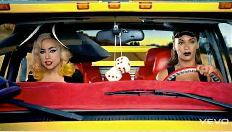 Lady Gaga y Beyoncé juntas en el videoclip Telephone
