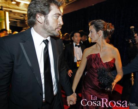 Penélope Cruz y Javier Bardem oficialmente juntos en los Oscar 2010