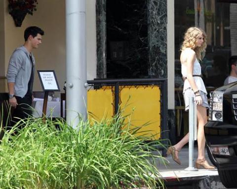 Taylor Lautner y Taylor Swift comparten almuerzo