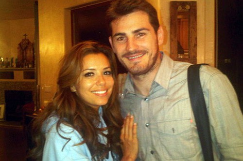 Íker Casillas «conquista» a Eva Longoria en Los Ángeles en presencia de Sara Carbonero