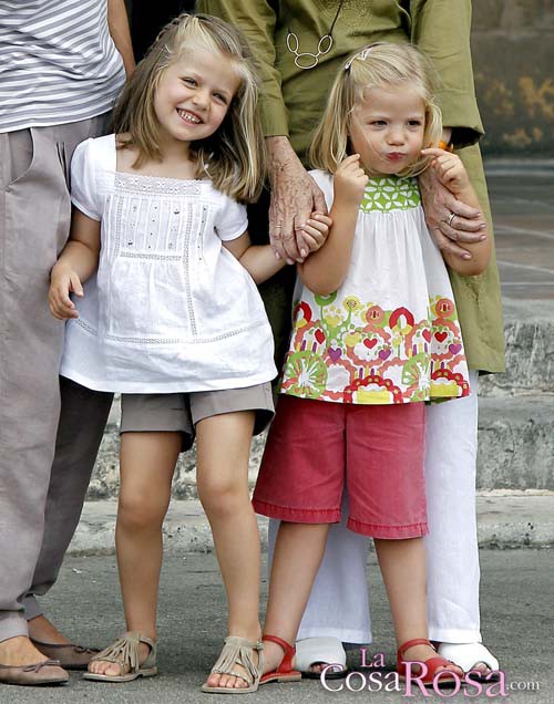 Las Infantas Leonor y Sofía y Christian Gálvez y Almudena Cid, protagonistas de la revistas del miércoles