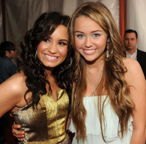 Miley Cyrus y Demi Lovato pasan por una crisis de amistad