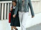 La infanta Elena acompaña a Victoria Federica en su regreso al colegio