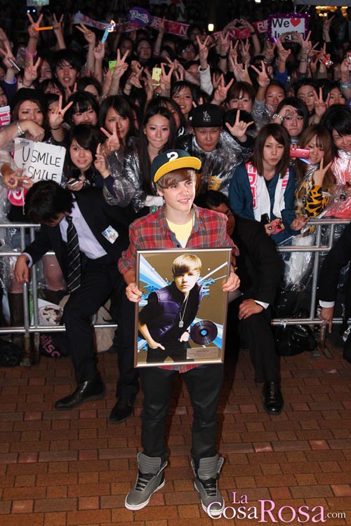 Justien Bieber vuelve locos a sus fans japoneses