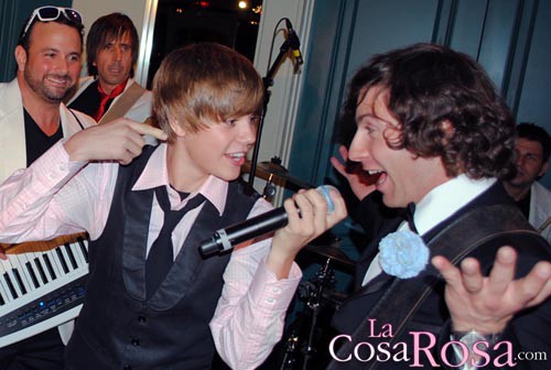 Justin Bieber canta y baila en la boda su amigo Dan Katner