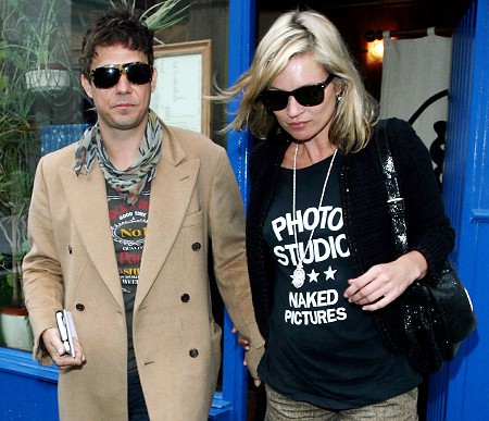 Kate Moss se casó en secreto con Jamie Hince en agosto