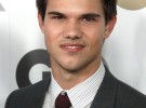 Taylor Lautner elegante en la gala del hombre del año para GQ