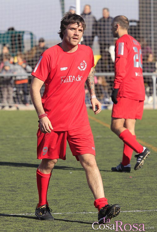 Dani Martín, David Bustamante y Gonzalo Miró muestran sus dotes futbolísticas en un partido solidario