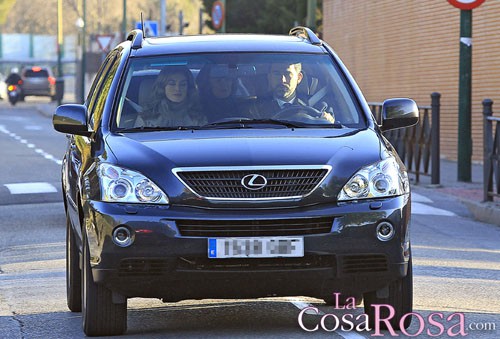 Letizia Ortiz y Felipe de Borbón acuden a la función navideña de Leonor y Sofía