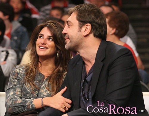 Penélope Cruz y Javier Bardem pasan el día de Navidad viendo a Los Angeles Lakers