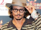 Johnny Depp atacado por el bulldog de Pitt y Jolie