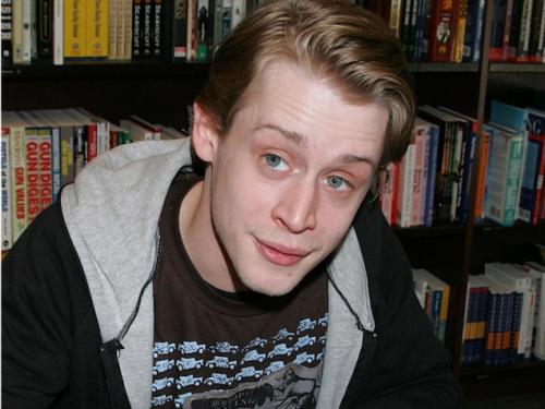 Macaulay Culkin, de fiesta en el Bagdad de Barcelona