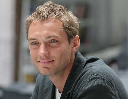 Jude Law destrozado tras la ruptura con Sienna Miller