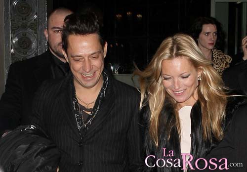 Kate Moss y Jamie Hince, de nuevo rumores de compromiso y boda