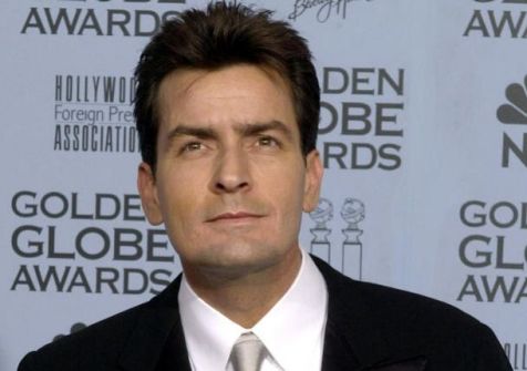 Charlie Sheen responde de forma contundente a los productores de su serie