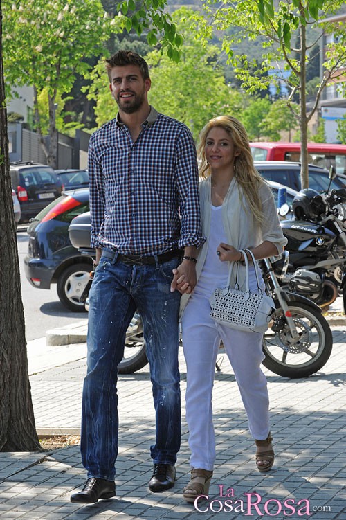 Shakira y Gerard Piqué pasean su amor por Barcelona