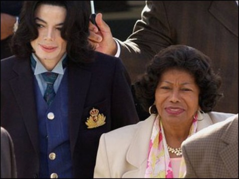 La madre de Michael Jackson vuelve a defender a su hijo