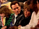 Patrick Schwarzenegger comenta en su Twitter cómo se siente tras conocerse la infidelidad de su padre