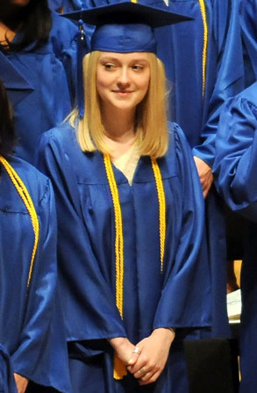 Dakota Fanning se gradua y piensa en la universidad