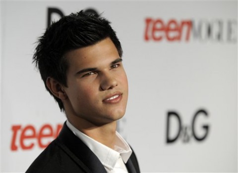 Taylor Lautner se queda sin representante