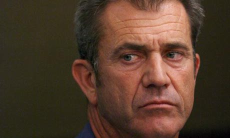 Mel Gibson, denunciado por agresión y estafa