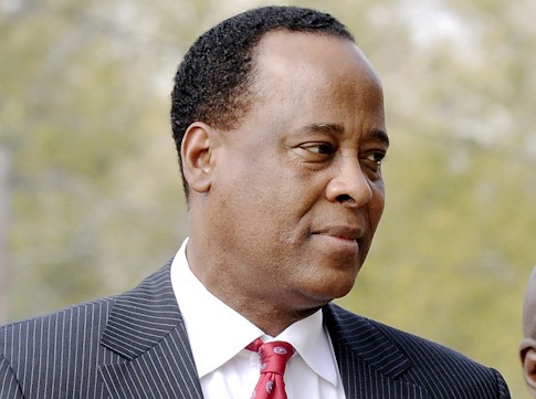 Conrad Murray, los abogados de Jackson le piden cien millones de dólares