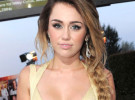 Miley Cyrus niega los rumores sobre su aumento de pecho