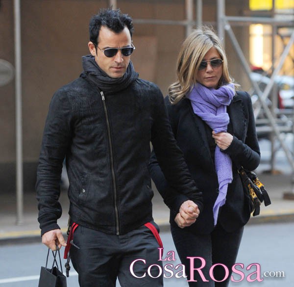 Jennifer Aniston y Justin Theroux, motivos del aplazamiento de su boda