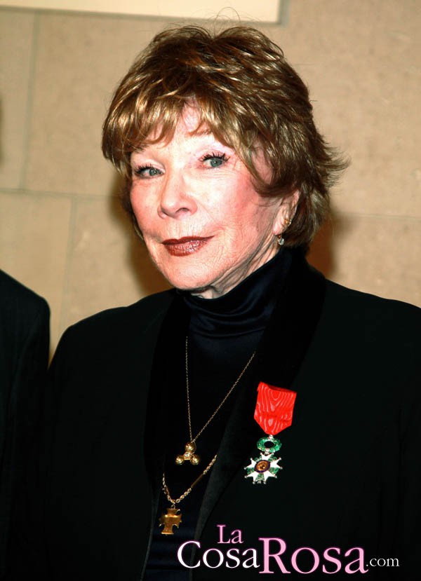 Shirley MacLaine, encantada en el set de Downton Abbey