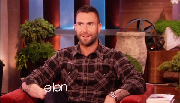 Adam Levine habla sobre Jennifer Love Hewitt a Ellen DeGeneres