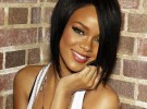 Rihanna estrena novia y fotos en Twitter