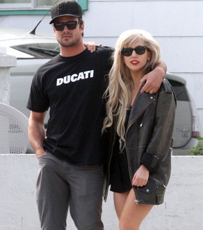 Lady Gaga rompe con Taylor Kinney