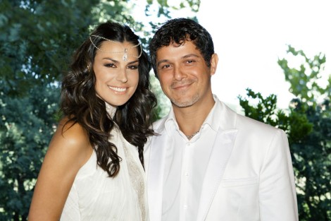 Alejandro Sanz y Raquel Perera regalan a la prensa la foto de su boda