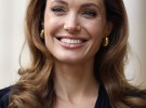 Angelina Jolie podría dirigir la película basada en la serie de novelas 50 shades of Grey