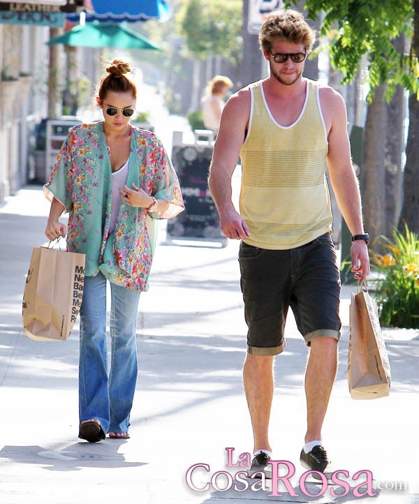 Las familias de Miley Cyrus y Liam Hemsworth encantados con su compromiso