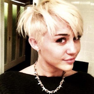 Miley Cyrus, nueva imagen y protagonista en Dos hombres y medio