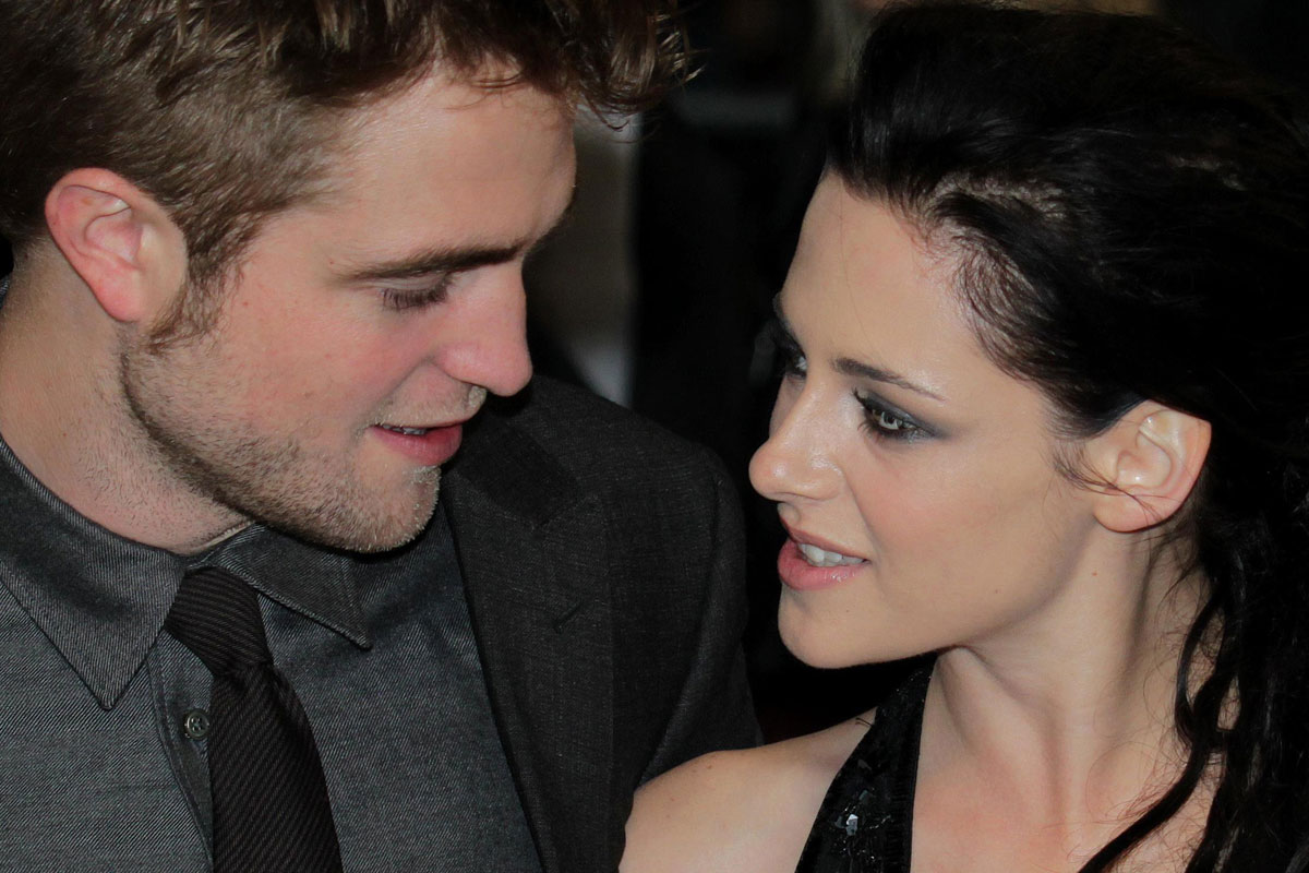 Robert Pattinson no sabe qué hacer con Kristen Stewart