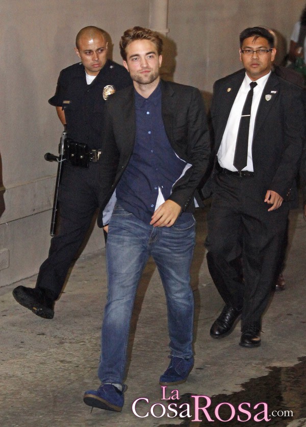 Robert Pattinson bromea sobre situación